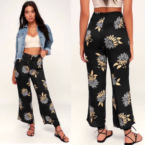 Amuse Society Pants - 🆕 Amuse Society Black Floral Print Lace Up Pants